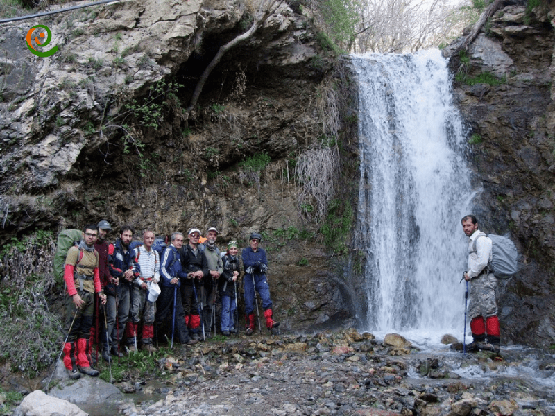آبشار درکه یا کارا یکی از آبشارهای جذاب و پر مخاطب در شمال غرب تهران محسوب مسشود درباره آن در دکوول بخوانید.